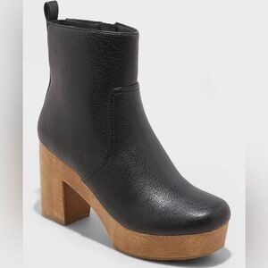 NWOT Universal Thread from Target Aggy Clog Boots Sz 7.5 Black Z441